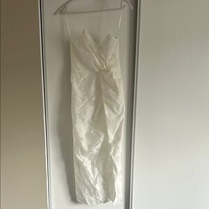 Elegant White Strapless Dress